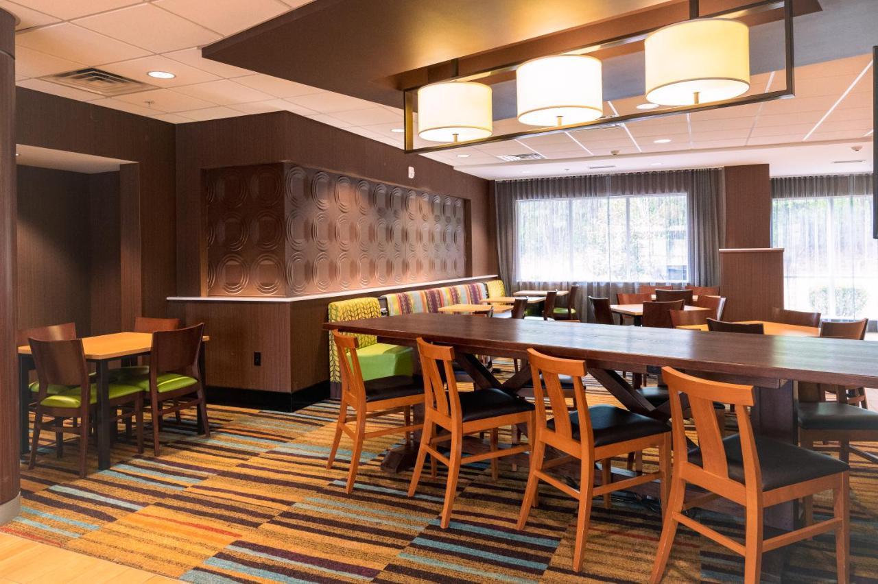 Fairfield Inn & Suites By Marriott Atlanta Фейрберн Экстерьер фото